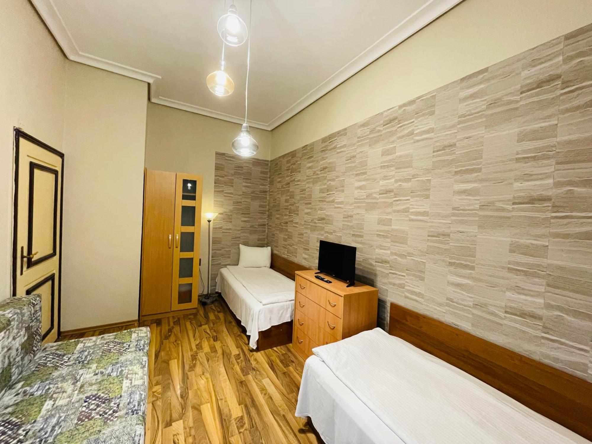 The English Guest House روس المظهر الخارجي الصورة