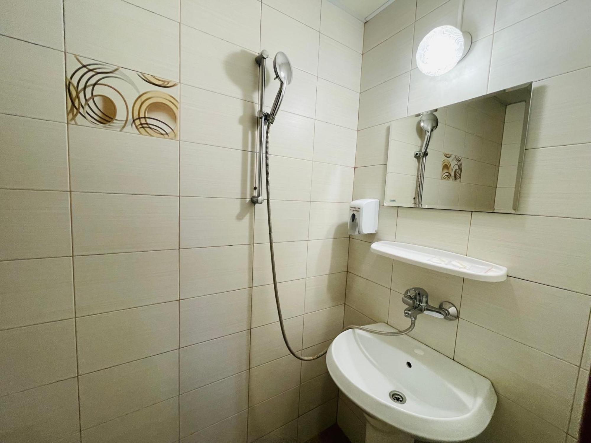 The English Guest House روس المظهر الخارجي الصورة