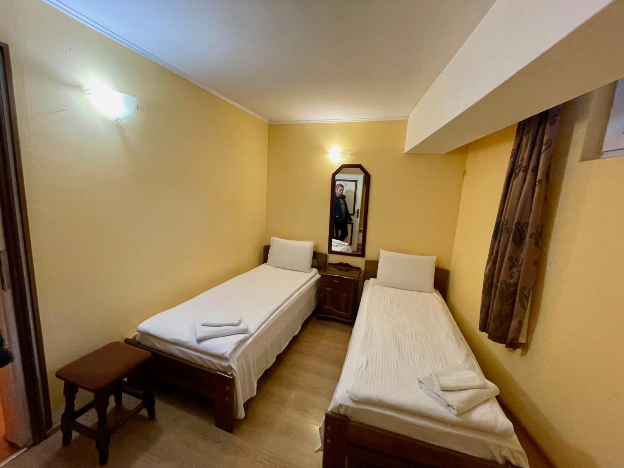 The English Guest House روس المظهر الخارجي الصورة