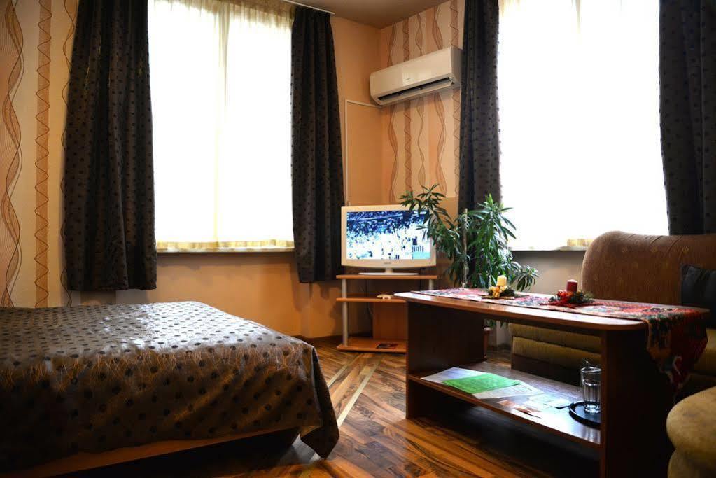 The English Guest House روس المظهر الخارجي الصورة